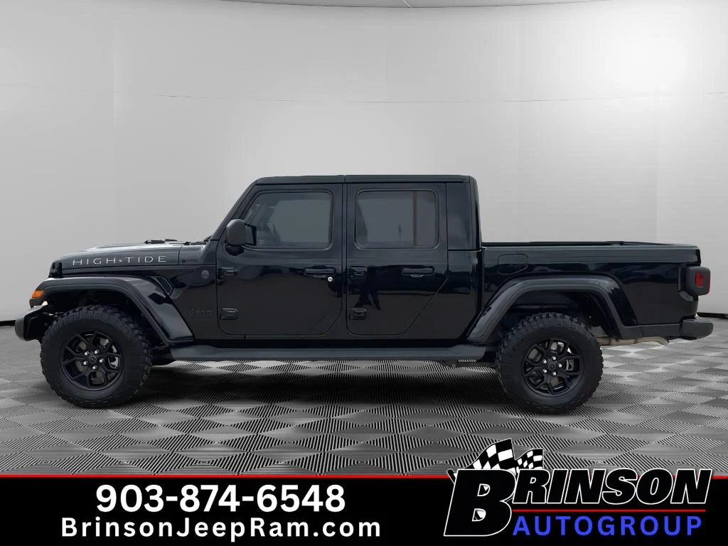 Used 2025 Black Clearcoat Jeep High Tide image 4