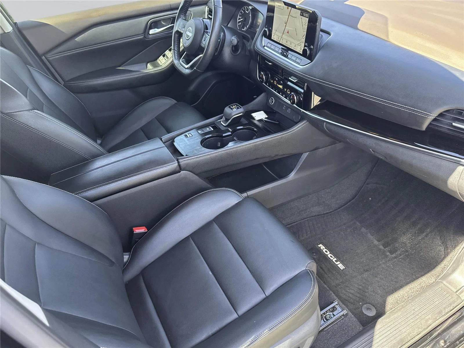 Used 2023 Super Black Nissan SL image 35