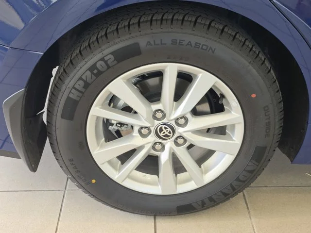 Used 2025  Toyota LE image 33