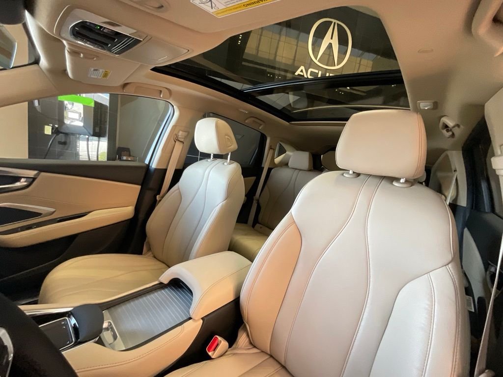 Used 2024  Acura Base image 11