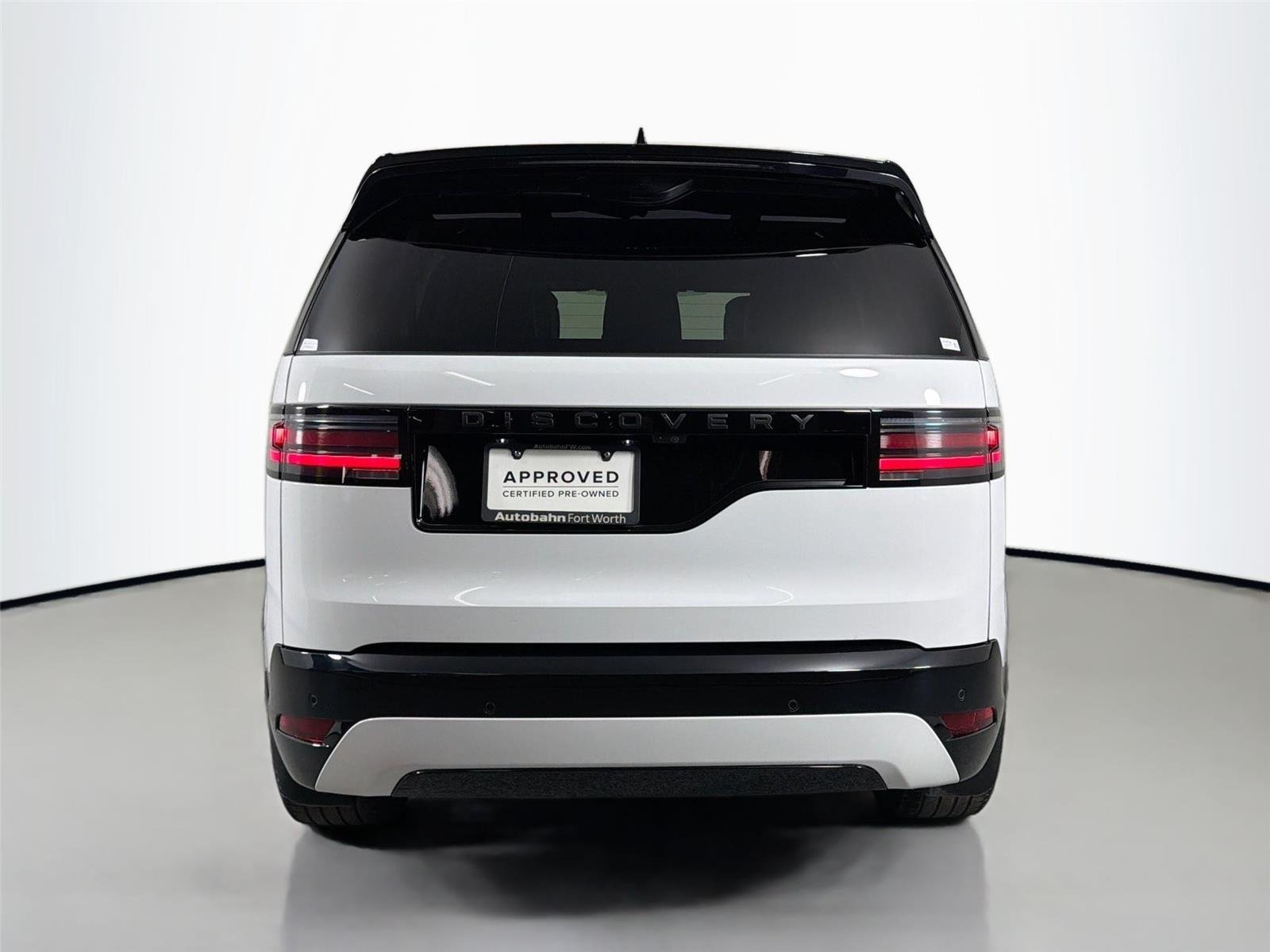 Certified Used 2024 Fuji White Land Rover Dynamic SE image 6
