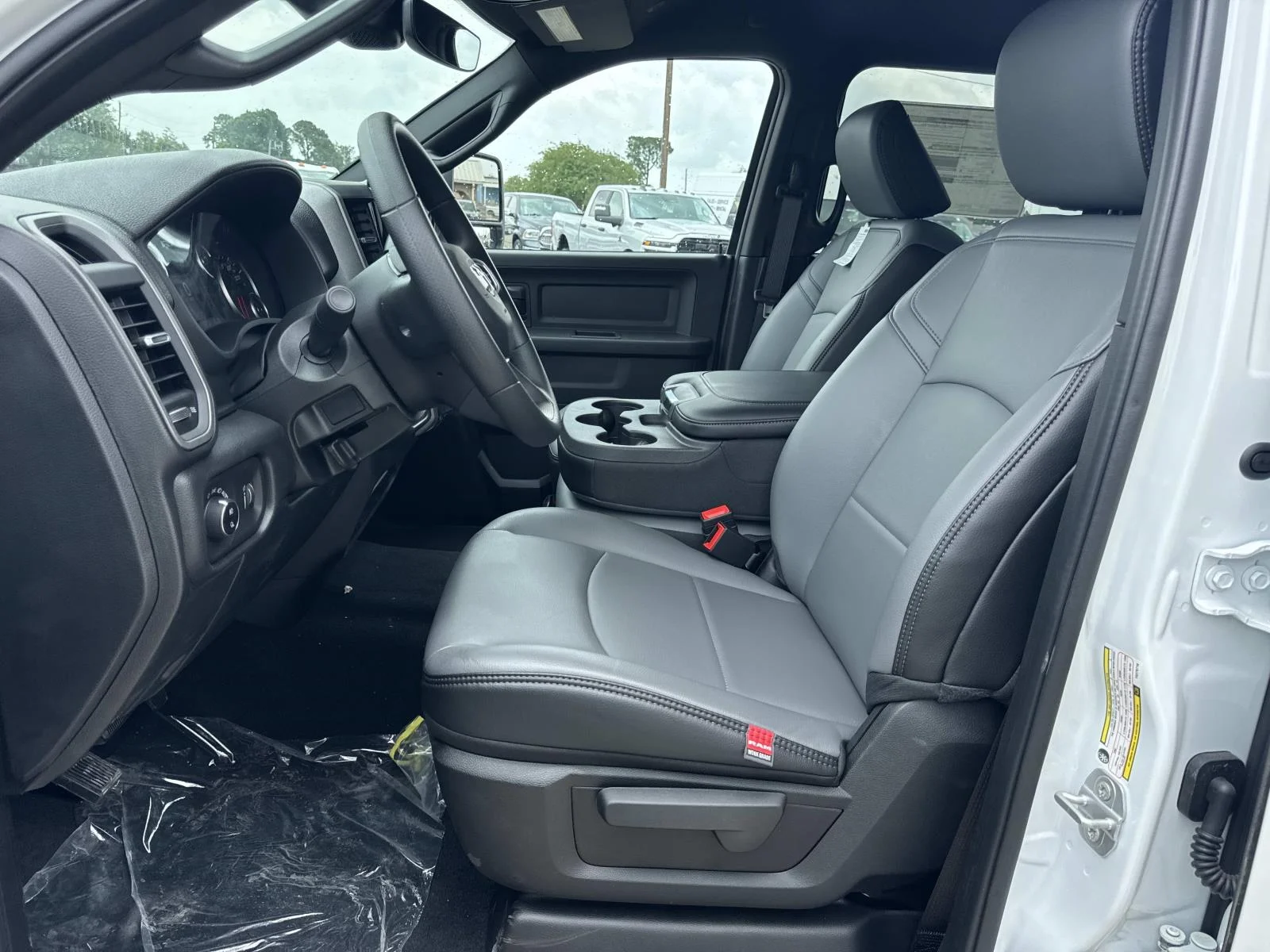 New 2026 Bright White Clear-Coat Exterior Paint RAM Tradesman image 8