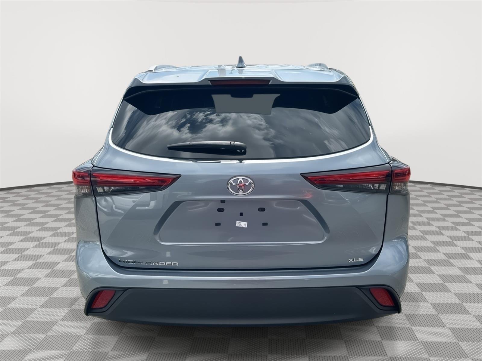 Used 2023 Moon Dust TOYOTA XLE image 5