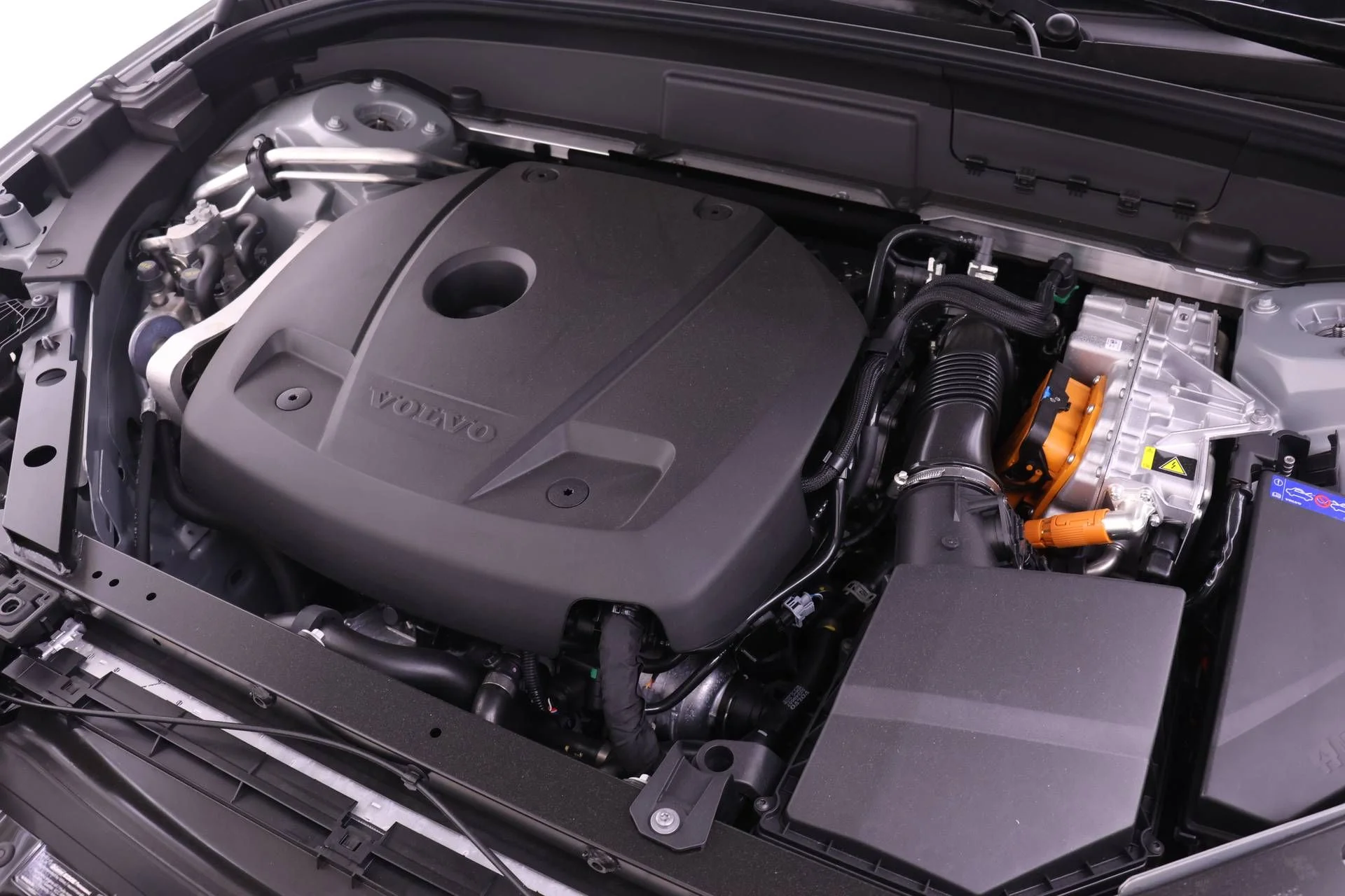 New 2026 Gray Volvo T8 Plus image 17