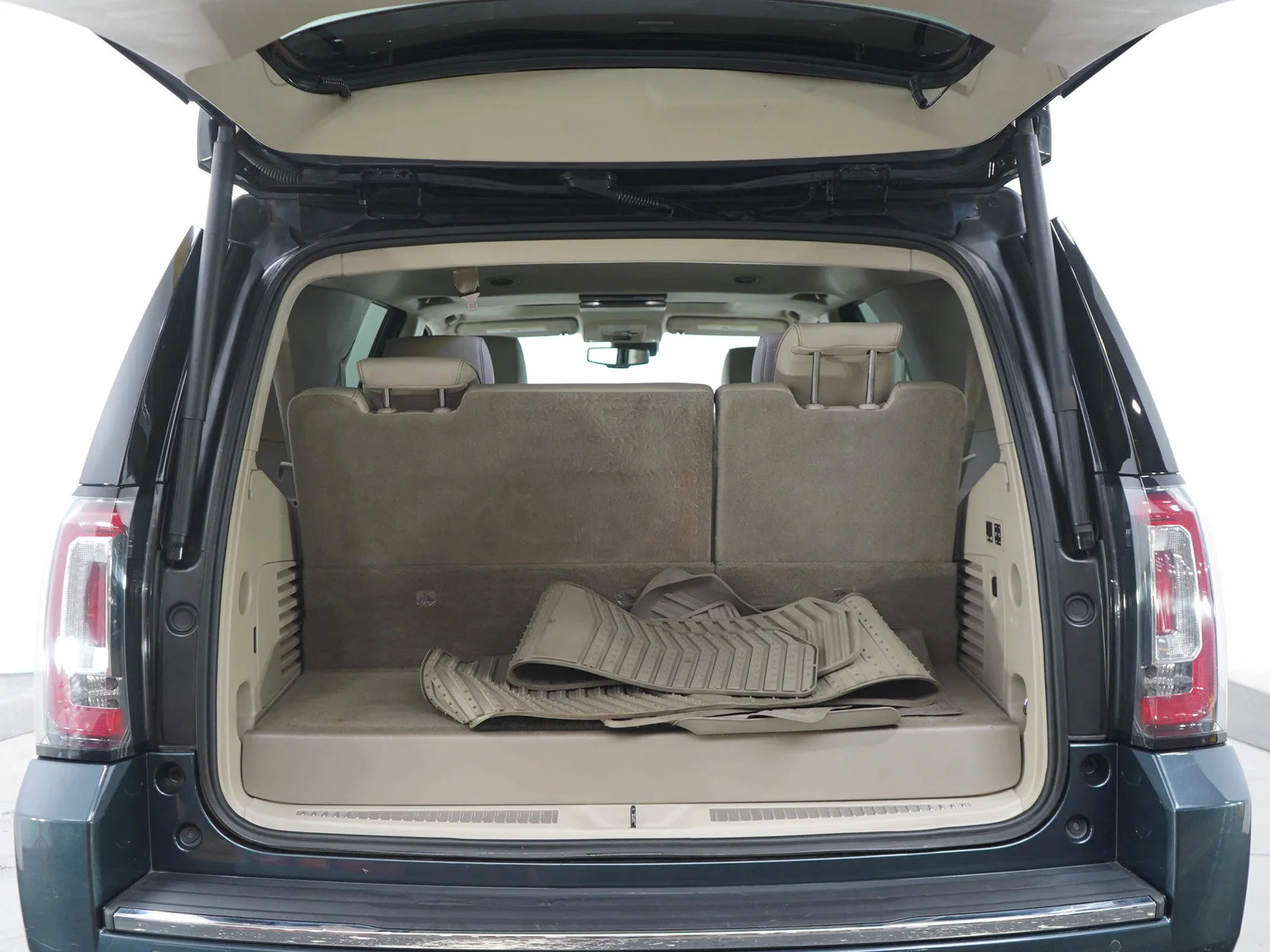 Used 2020 DARK SKY METALLIC GMC Denali image 18