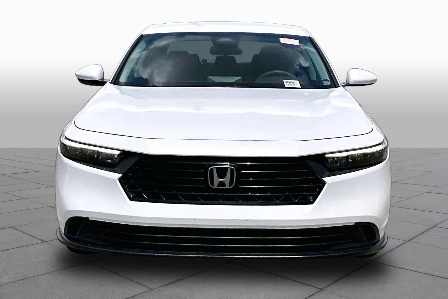 Used 2023 Platinum White Pearl Honda LX image 4