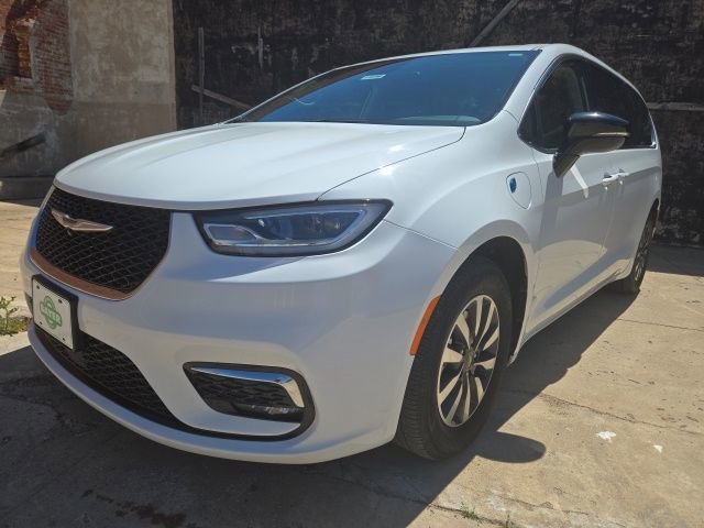 2024 Chrysler Pacifica PHEV Select