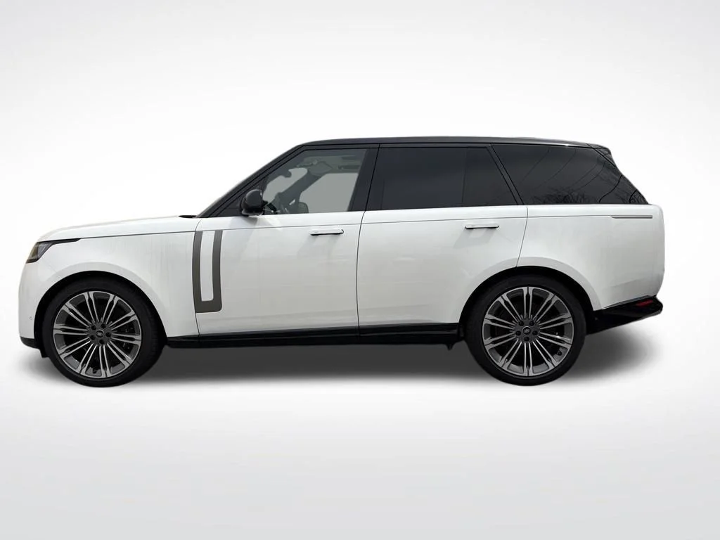 New 2025 White Land Rover SE image 5