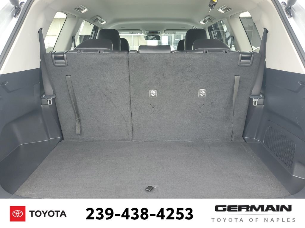 Used 2024 Silver Toyota XLE image 24