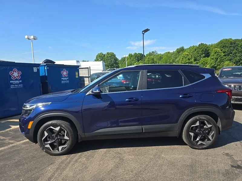 Used 2024 Blue Kia EX image 4