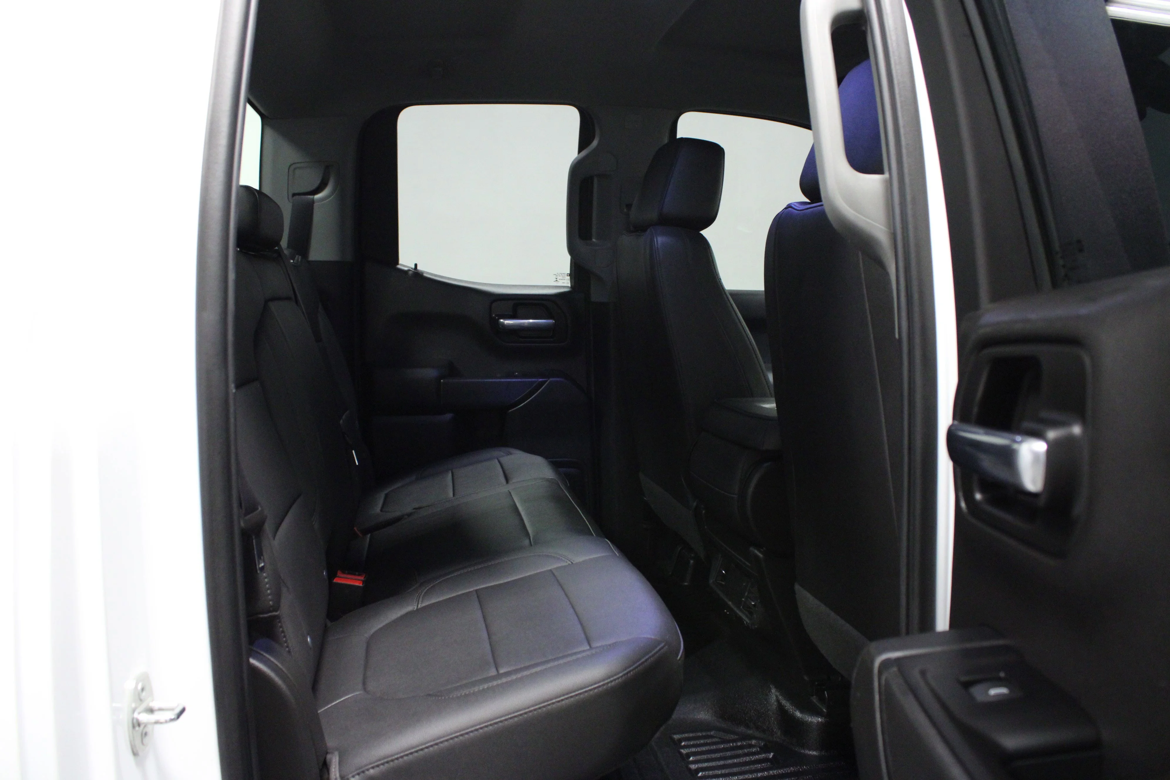 Used 2022 Summit White Chevrolet WT image 15