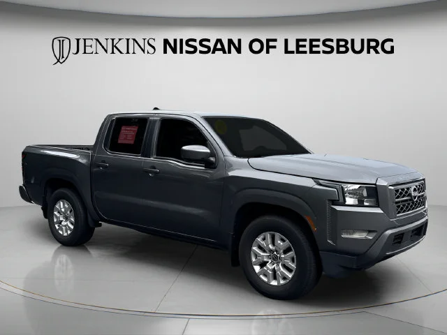 Used 2023 Gray Nissan SV image 5