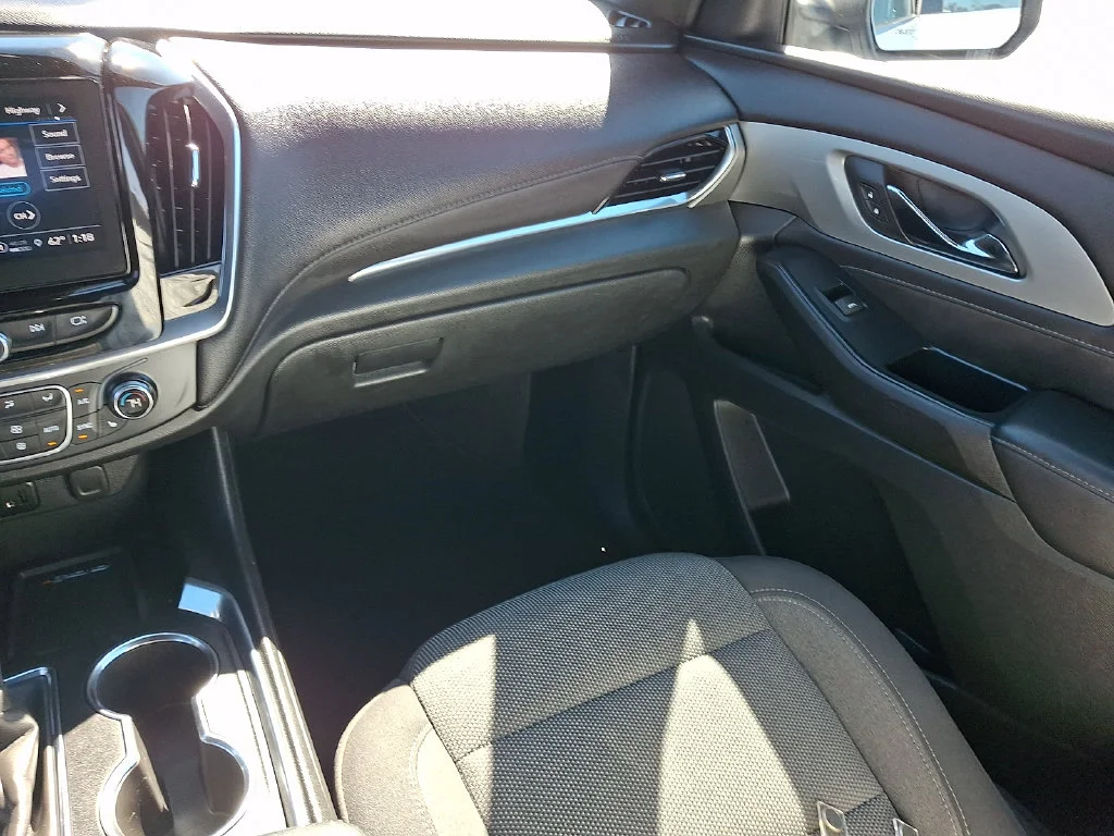 Used 2022 Silver Chevrolet LT image 17