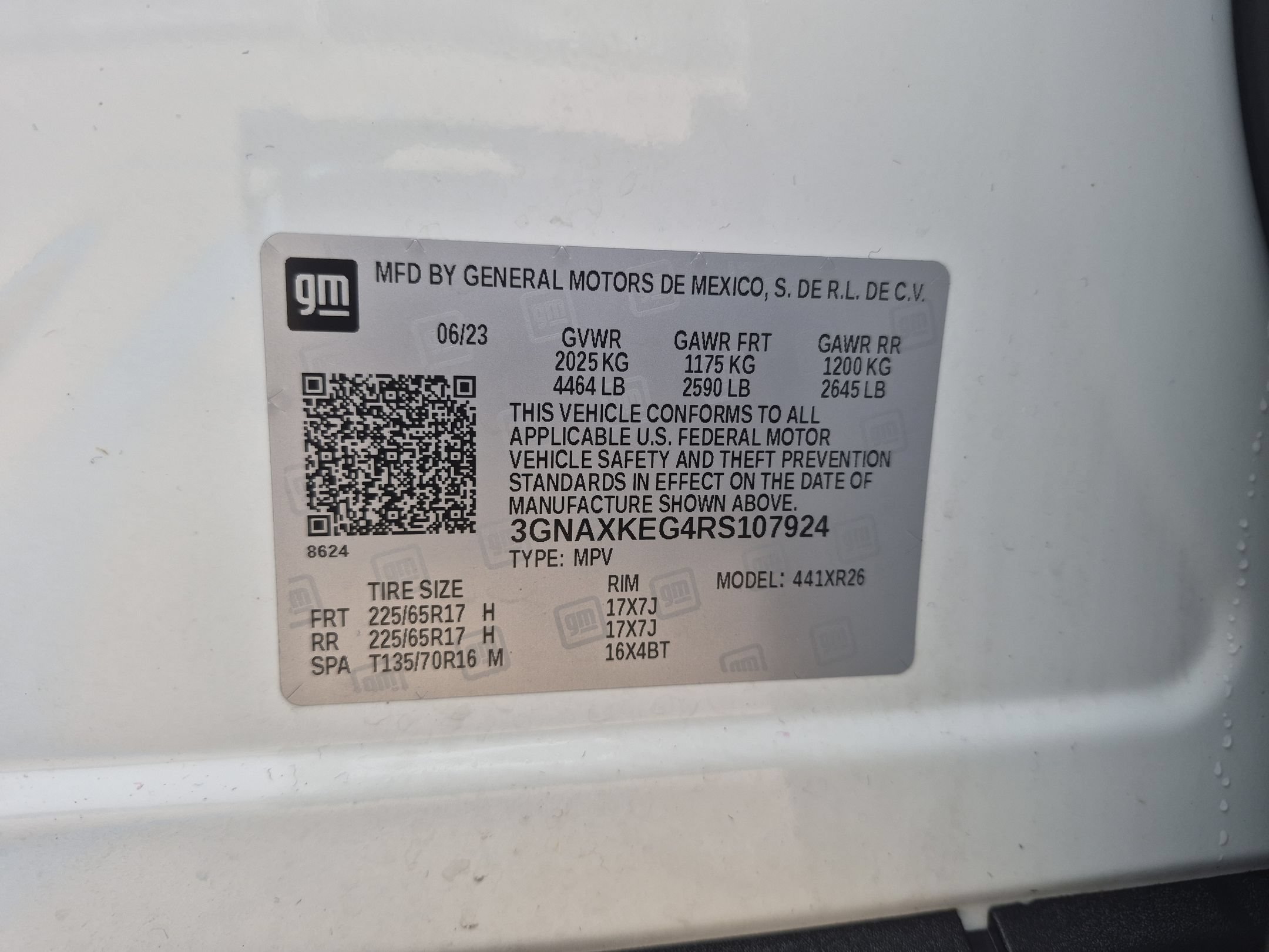 Used 2024 Summit White Chevrolet LT image 34