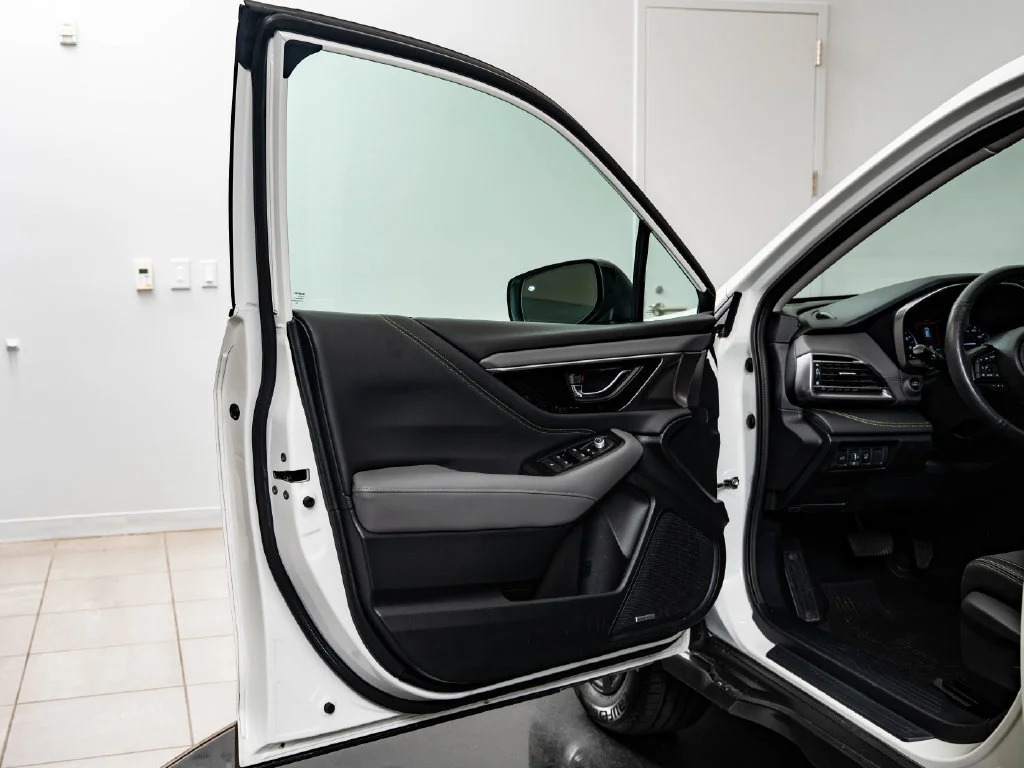 Used 2025 Crystal White Pearl Subaru Onyx Edition XT image 28