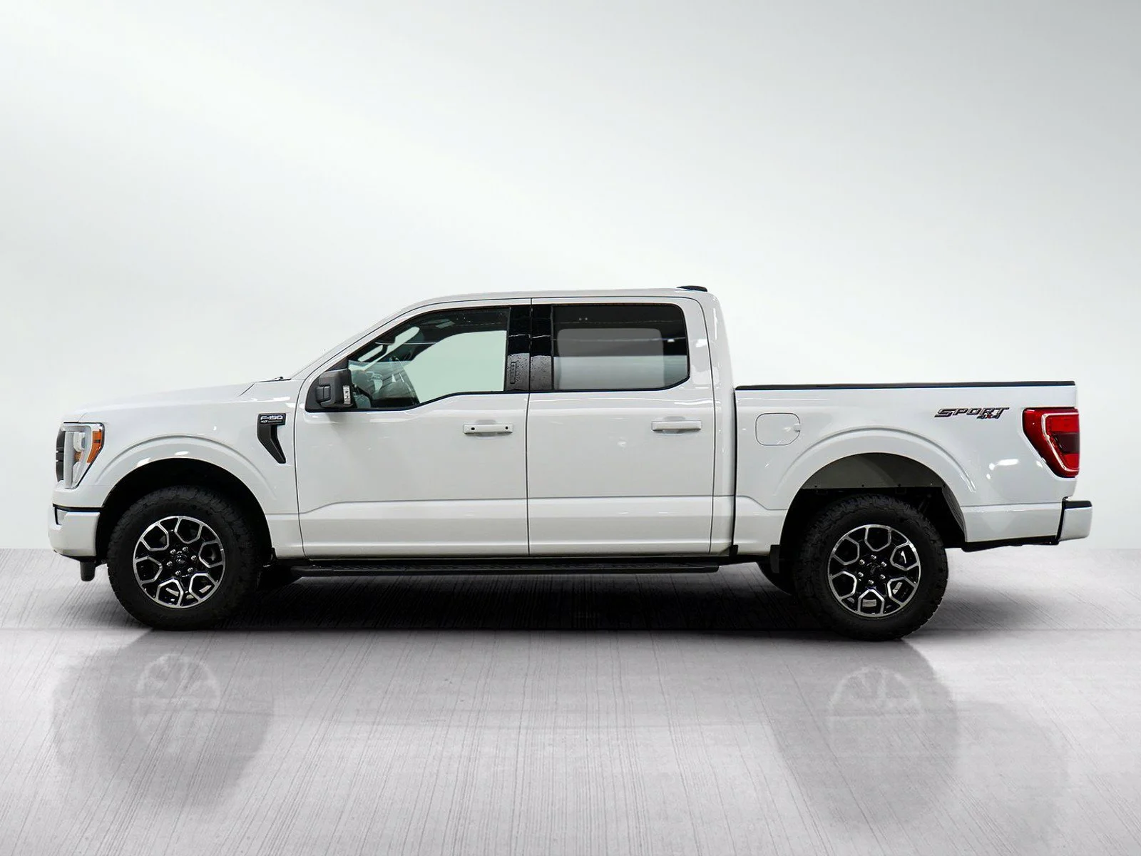 Used 2022 Ford F-150 XLT with VIN 1FTEW1EP5NKE76661 for sale in White Bear Lake, Minnesota