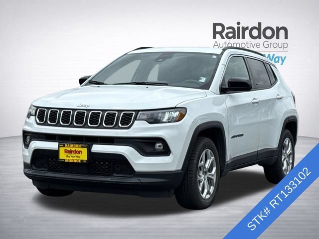 Used 2024 Bright White Clearcoat Jeep Latitude image 3