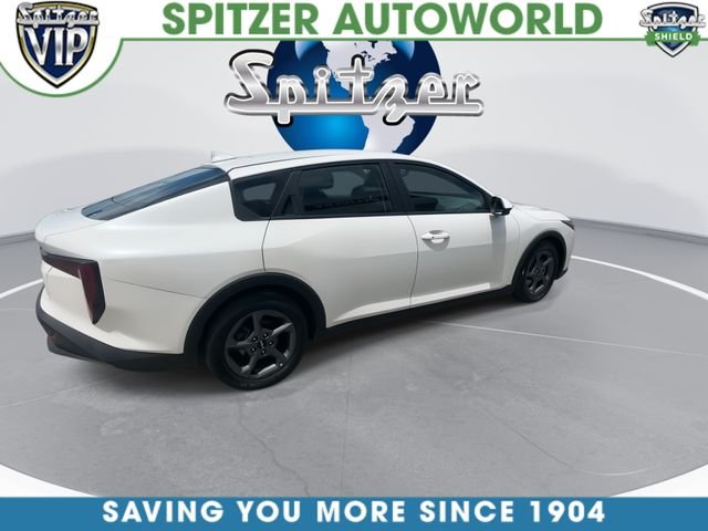 Used 2025 White Kia LXS image 9