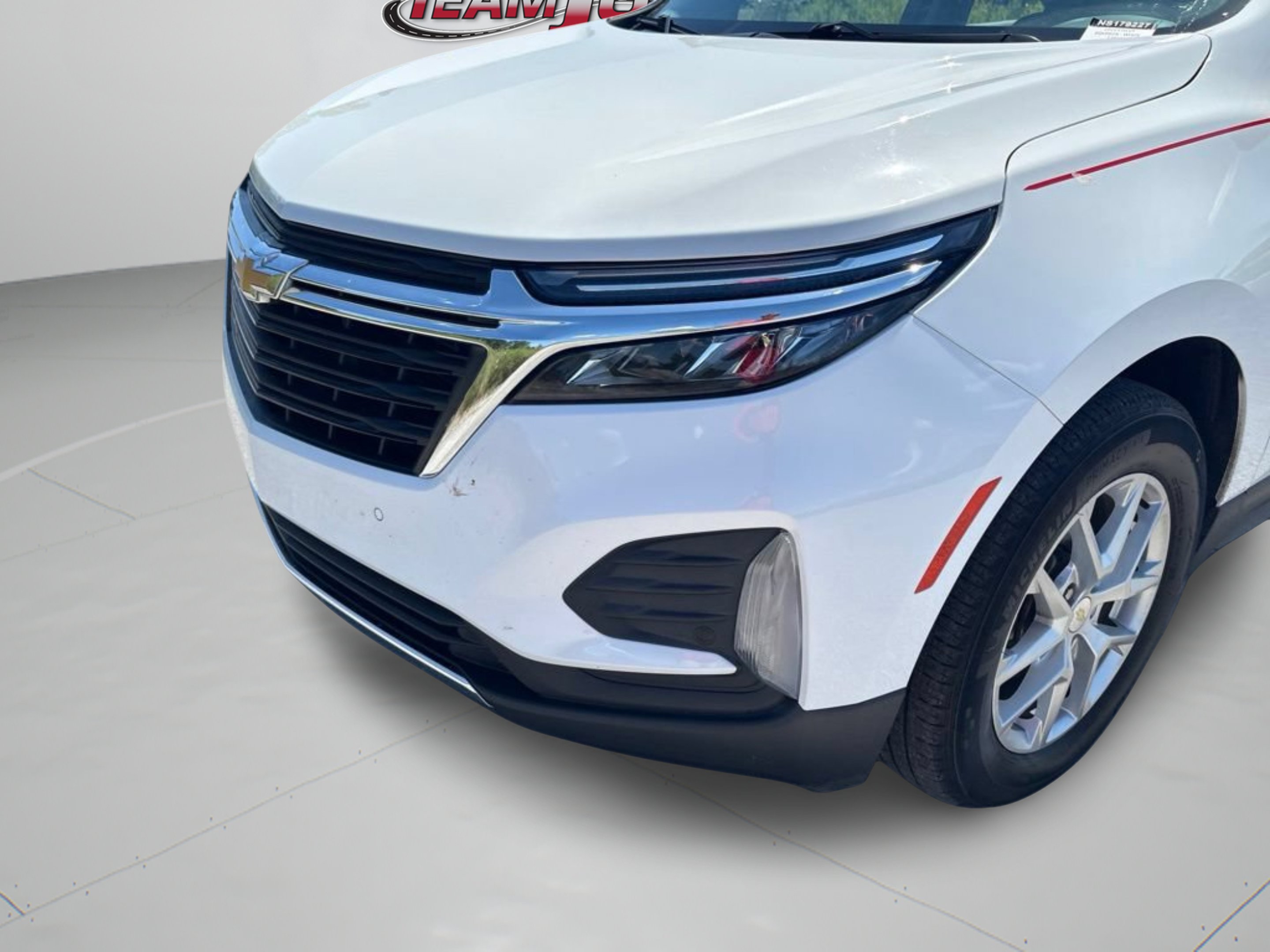Used 2022 Summit White Chevrolet LT image 31