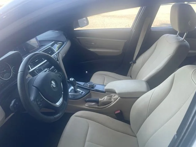 Used 2018 White BMW 330e iPerformance image 9