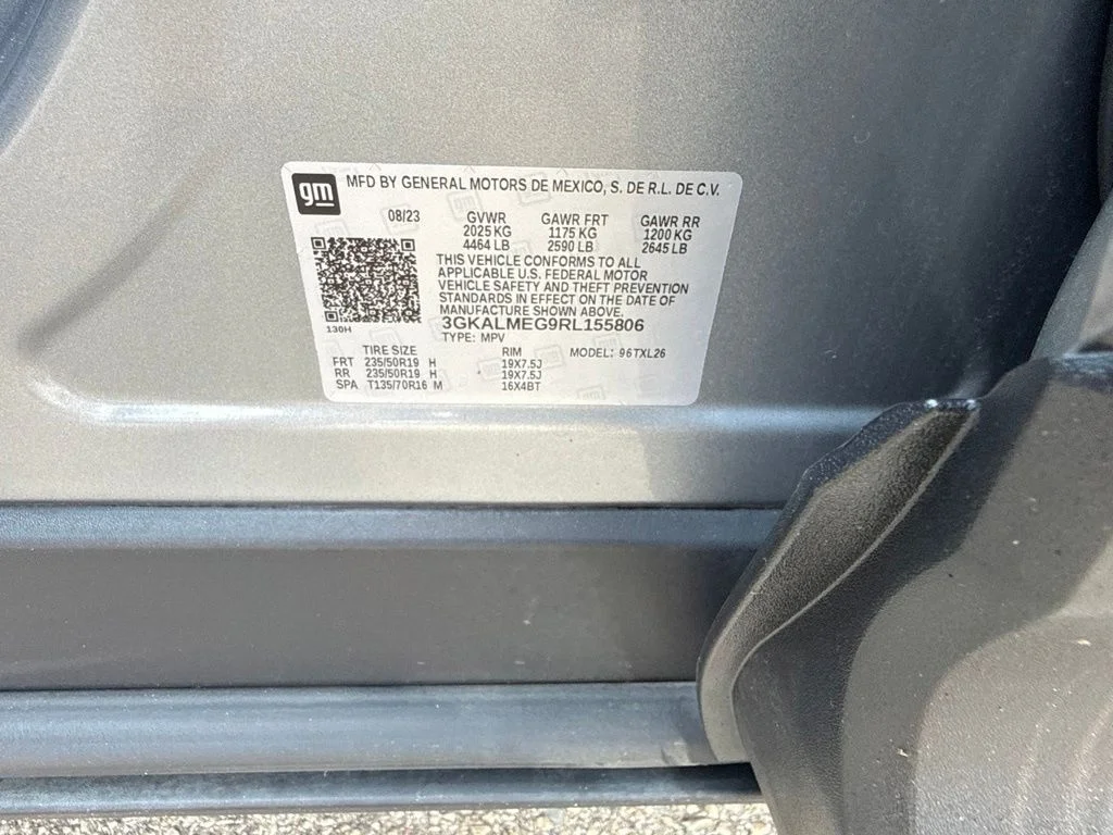 Used 2024 Silver GMC SLE image 38