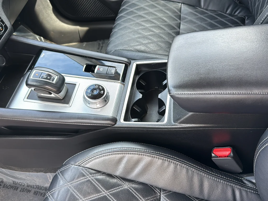 Used 2022 Black Mitsubishi SEL image 18