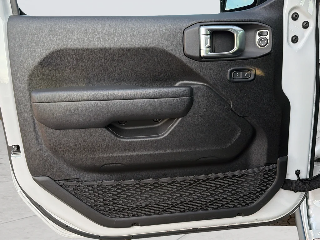 Used 2024 White Jeep Rubicon image 15