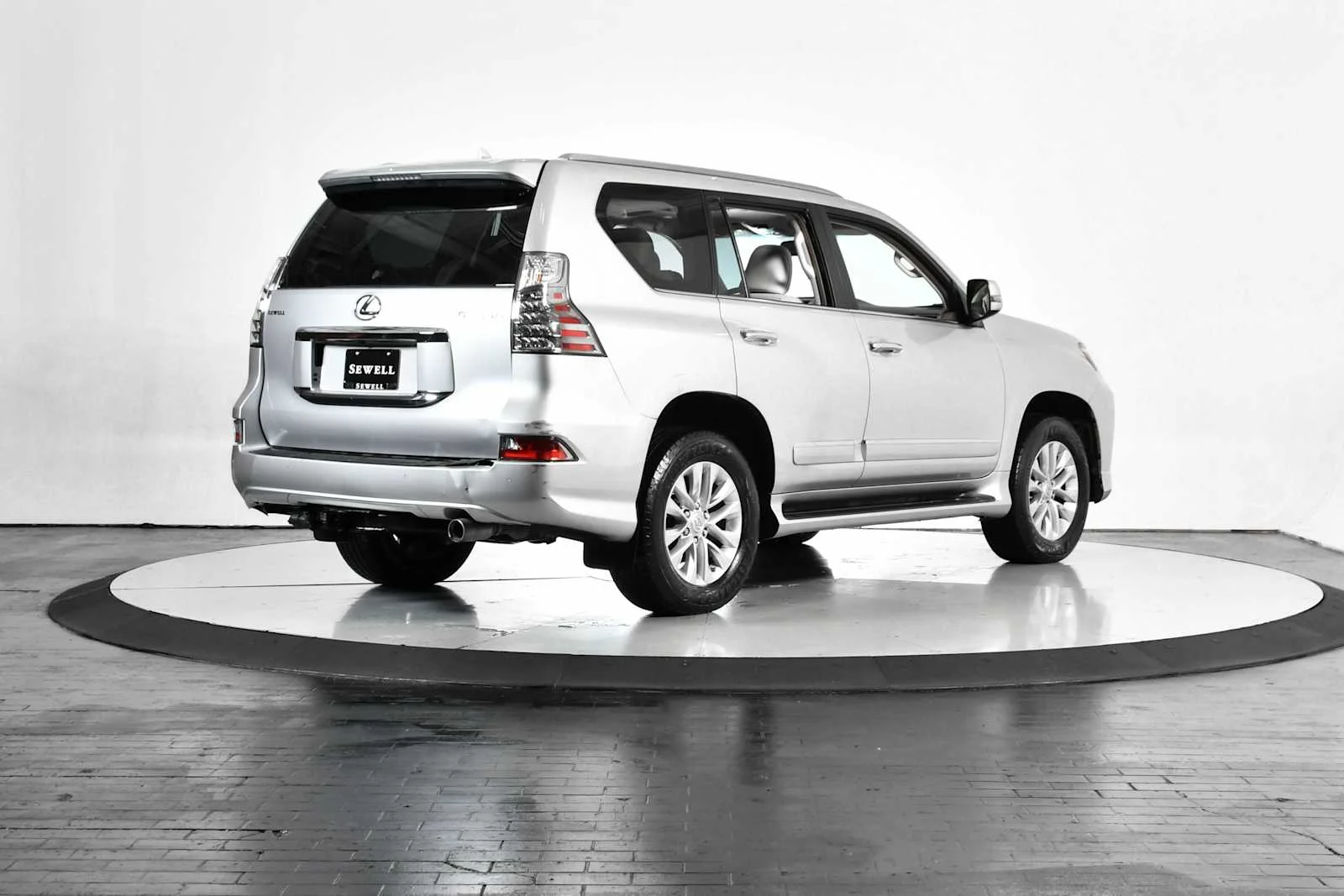 Used 2014 Tungsten Pearl Lexus  image 7