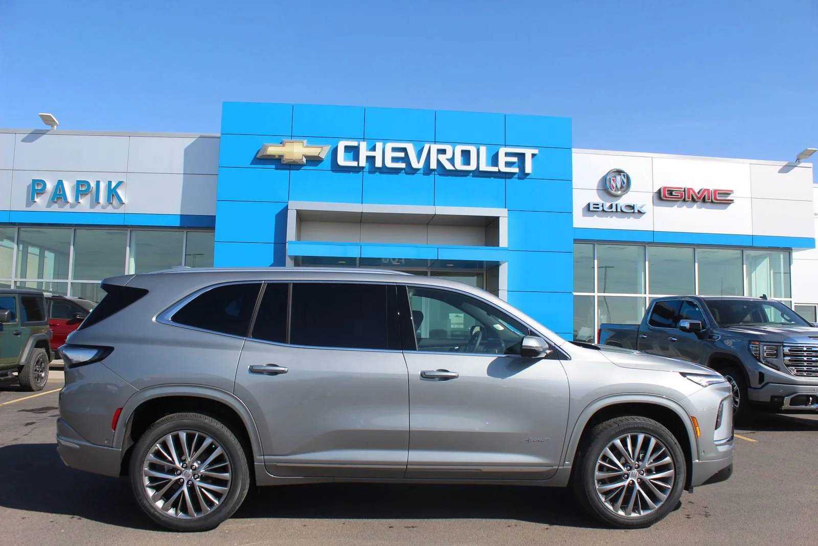 2026 Buick Enclave Avenir AWD's photo