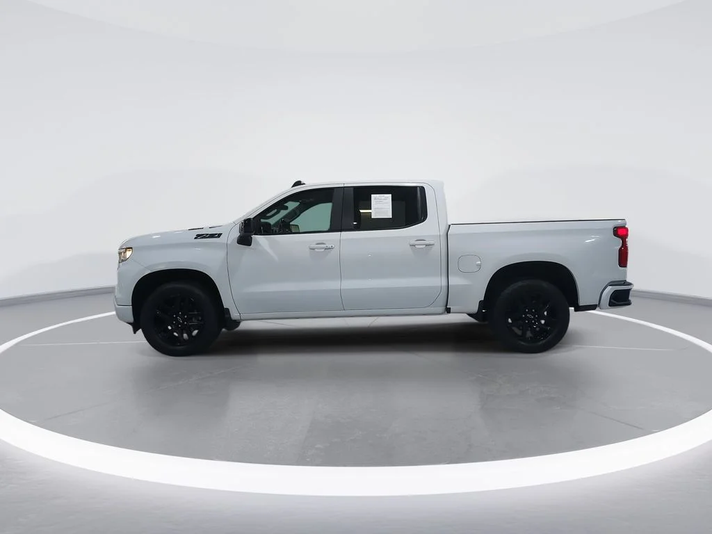 Used 2023 White Chevrolet RST image 5