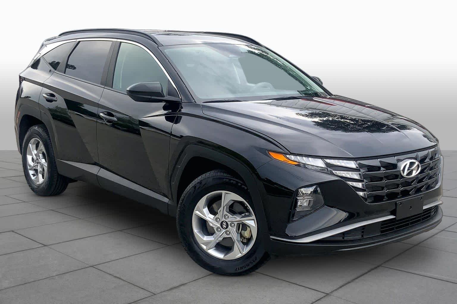 Used 2024 Black Pearl Hyundai SEL image 3