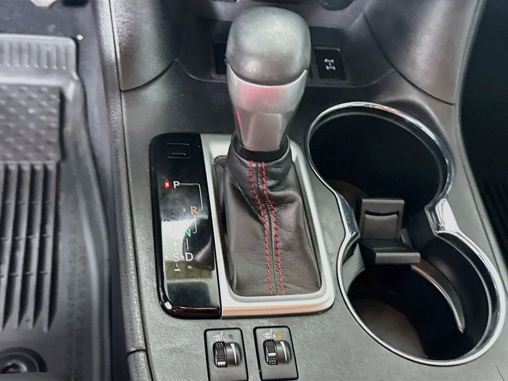 Used 2019 Blizzard Pearl Toyota SE image 15