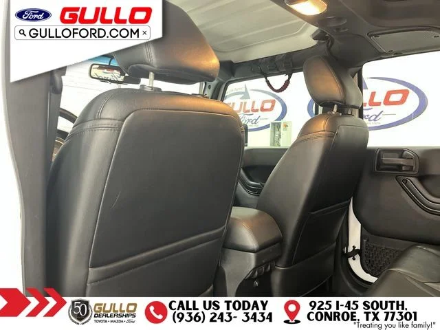 Used 2017 Bright White Clearcoat Jeep Unlimited Sahara image 15