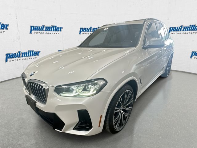 Used 2022 White BMW sDrive30i image 1