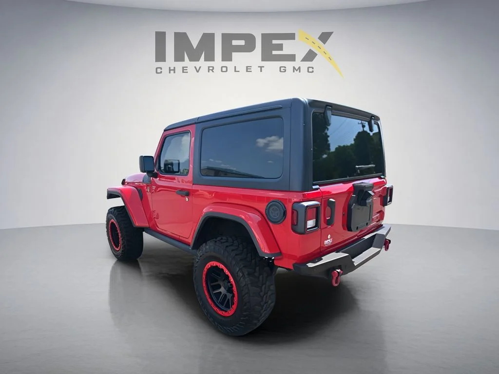 Used 2019 Red Jeep Sport image 3