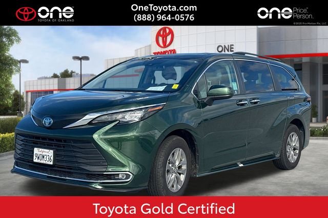 2024 Toyota Sienna XLE 7-Passenger Hybrid FWD's photo