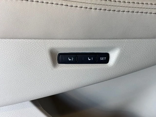 Used 2017 Blue Nissan Platinum image 18
