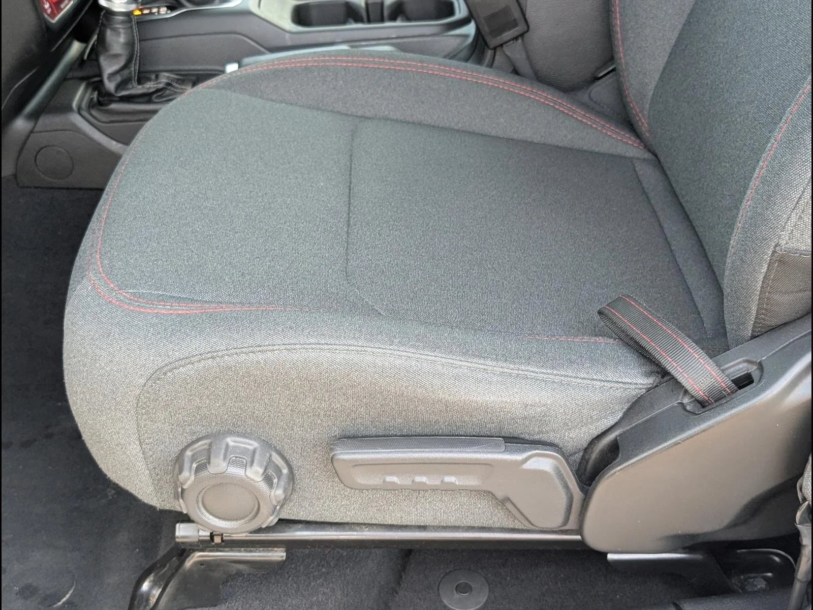 Used 2025 Bright White Clear Coat Jeep Rubicon image 9