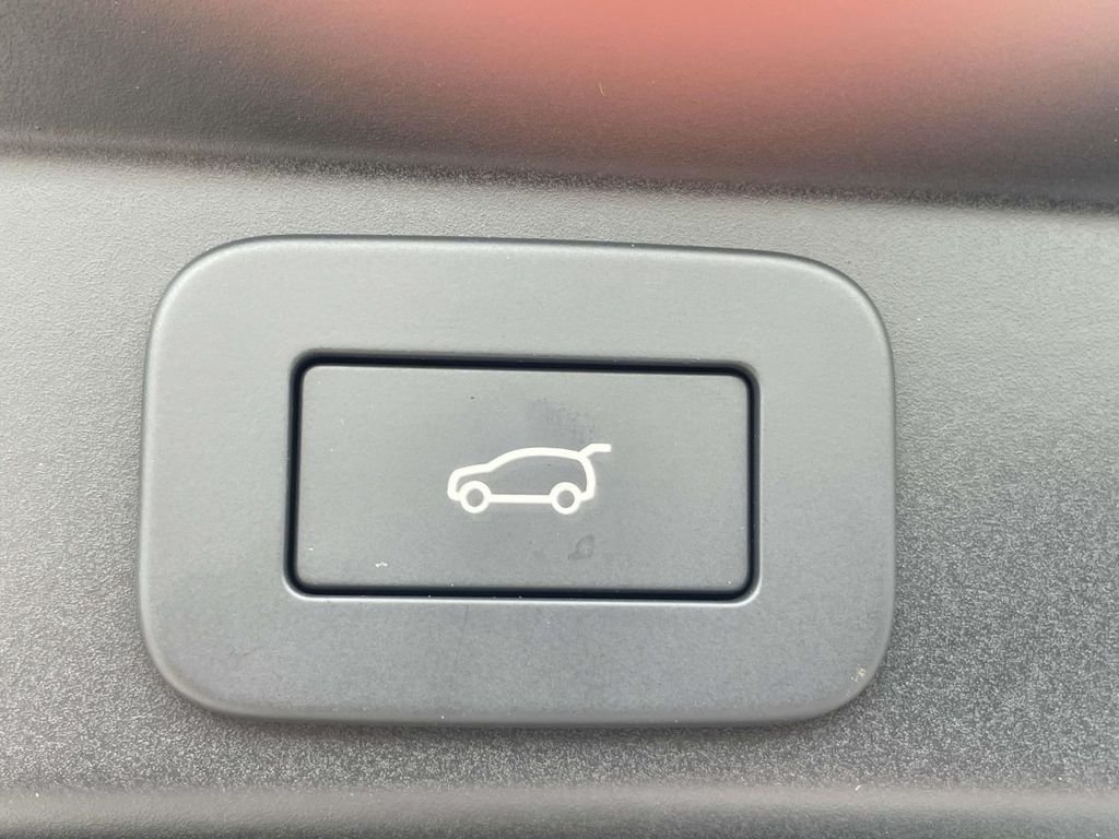 New 2026 Santorini Black Land Rover Dynamic SE image 18