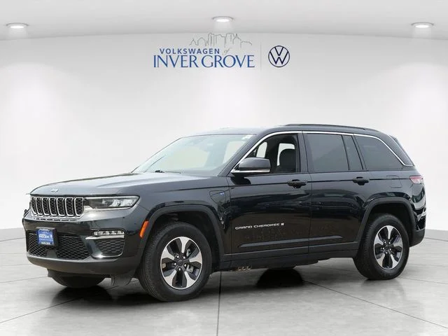 Used 2024 Black Jeep 4xe image 3