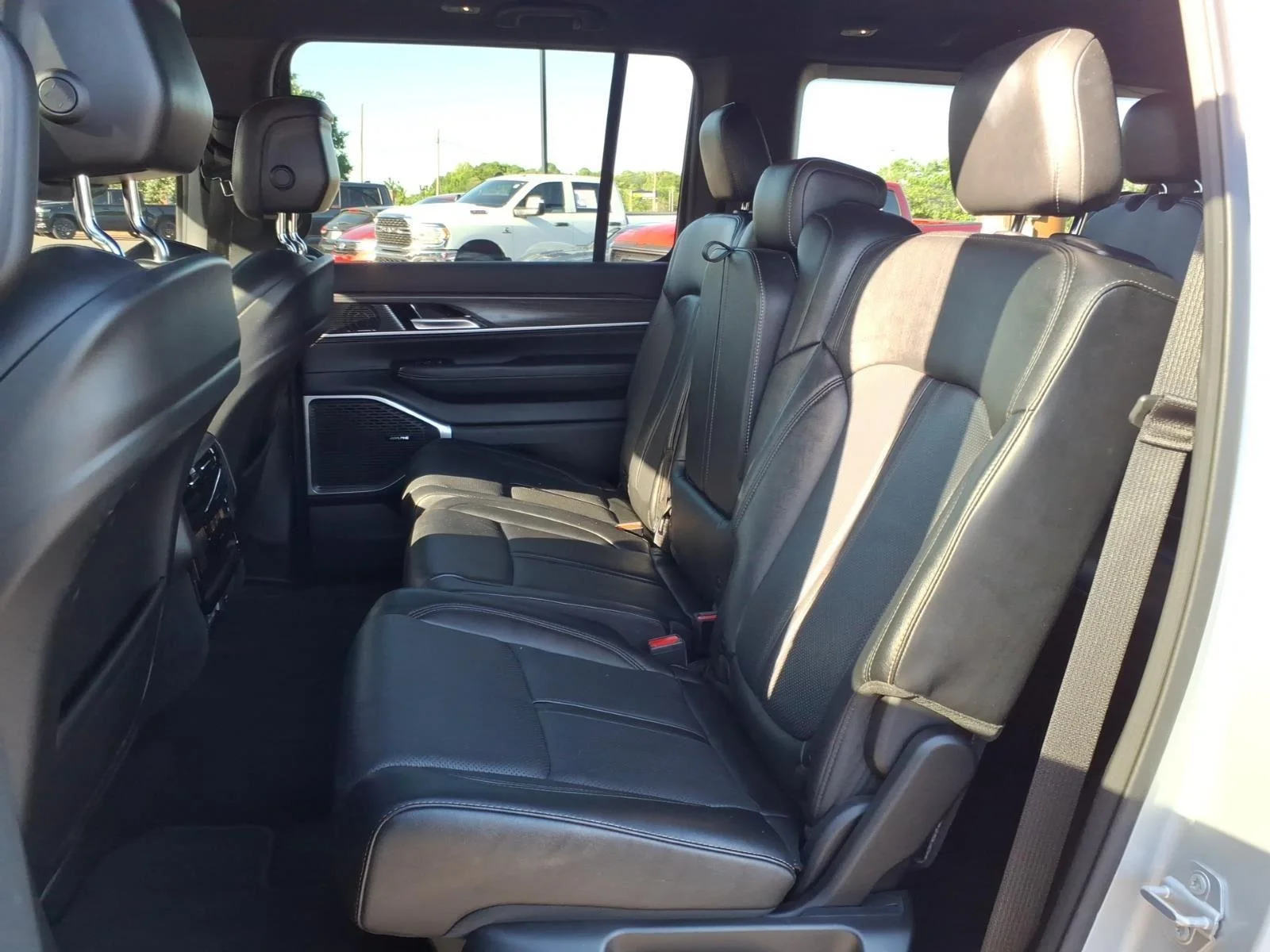 Used 2023 Silver Zynith Jeep Series II image 21