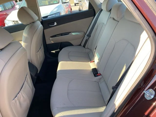 Used 2016 Purple Kia LX image 19