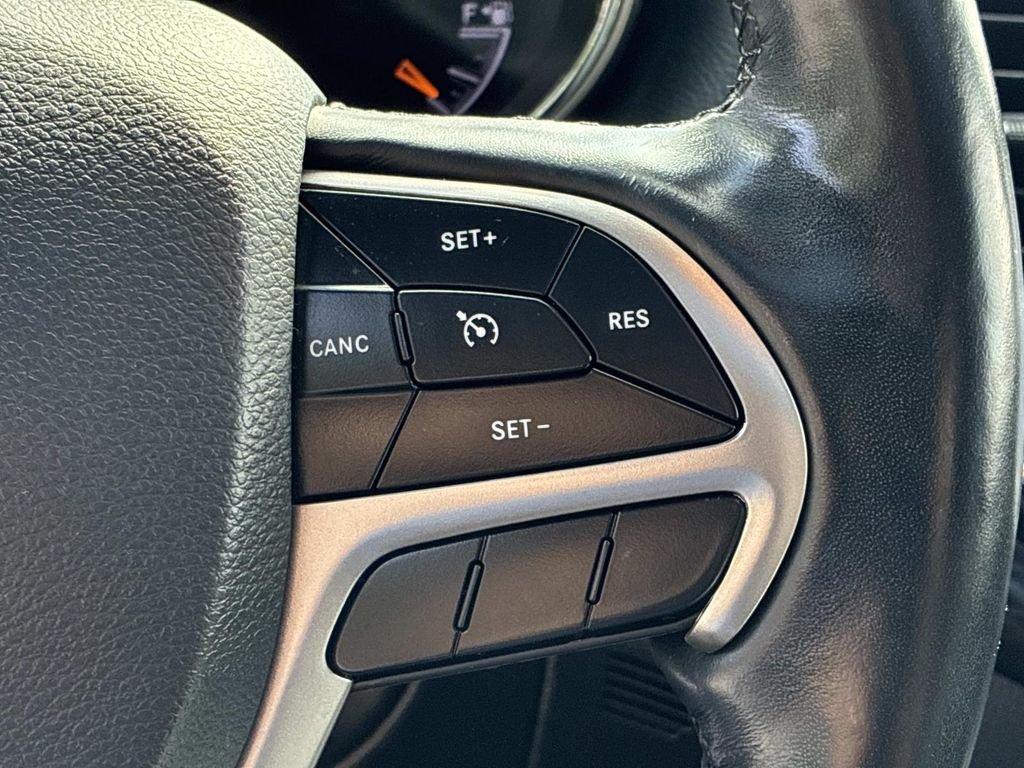 Used 2022 White Jeep Laredo X image 26