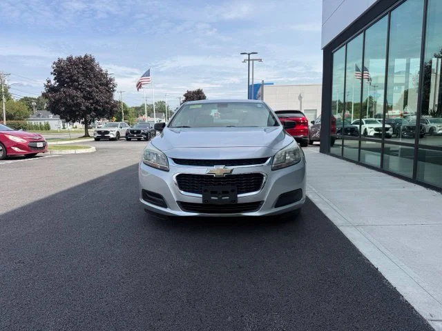 Used 2014 Silver Chevrolet LS image 7