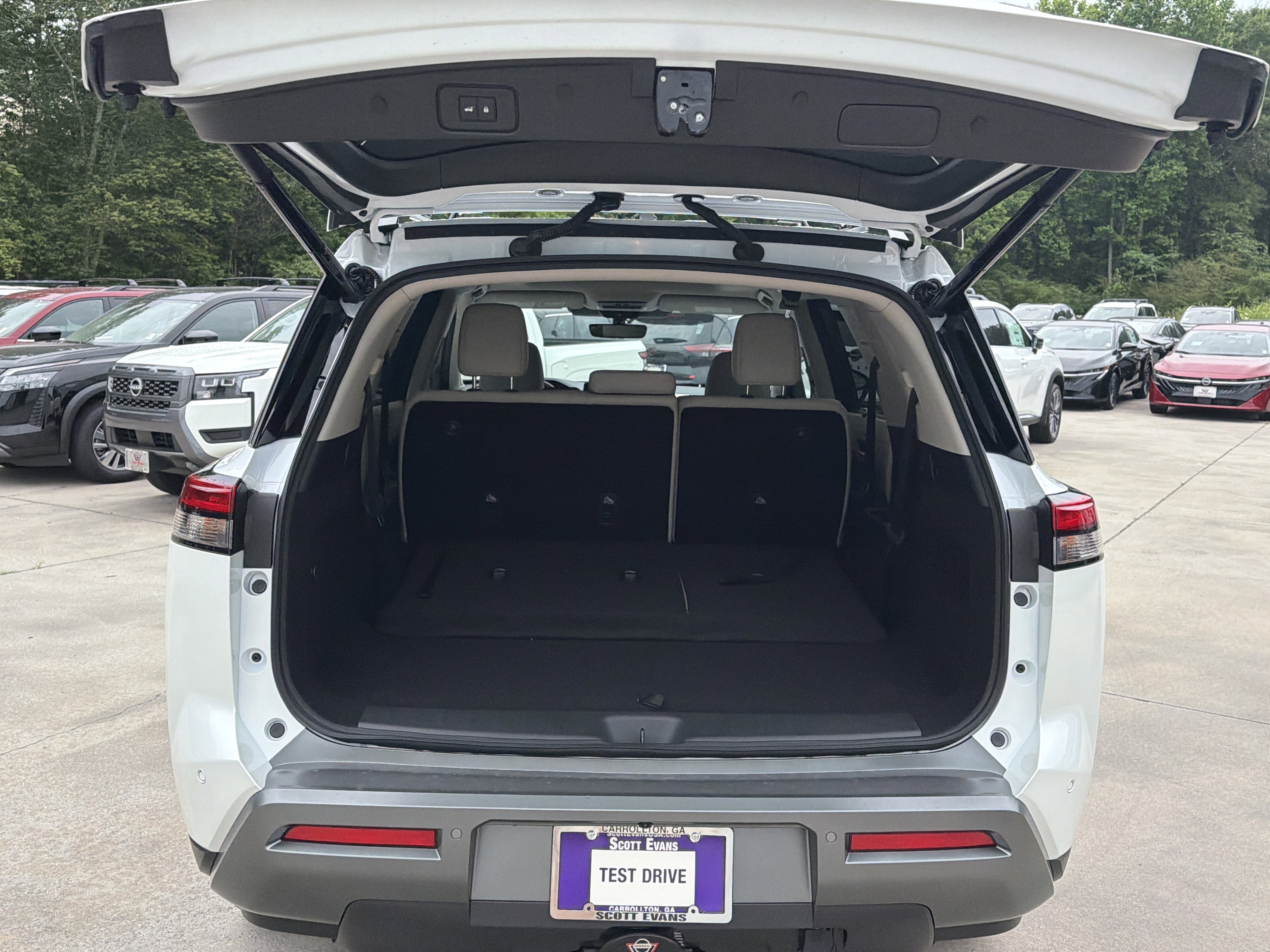 New 2026 Everest White Pearl Tricoat Nissan SL image 19