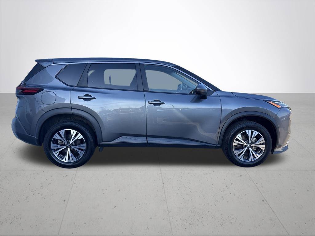 Used 2022 Gun Metallic Nissan SV image 5