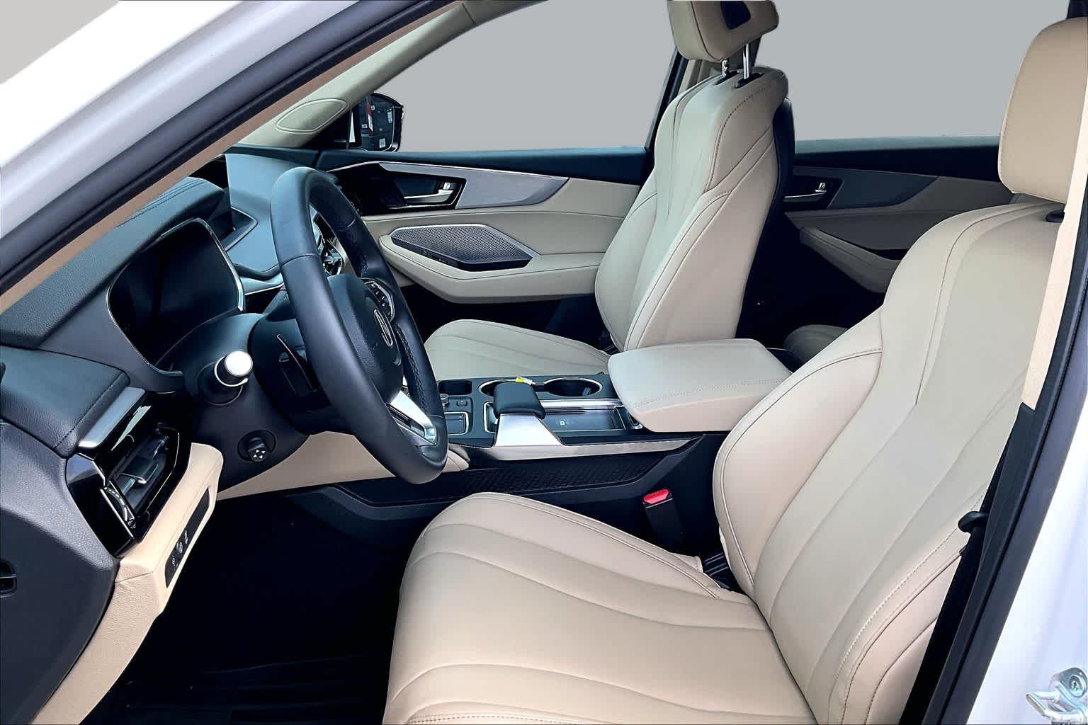 Used 2024 Platinum White Pearl Acura  image 10
