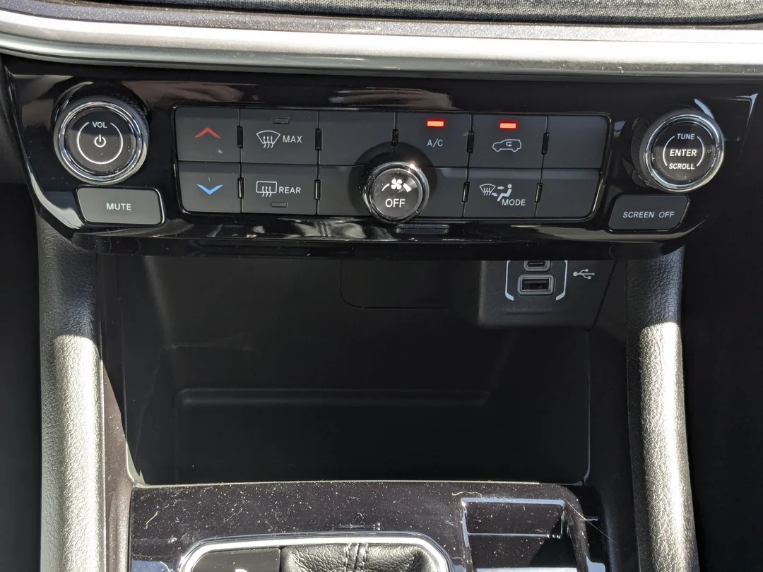 New 2025 Black Jeep Sport - - 4x4 - 4.99% O.A.C - Heated Seats & More! image 20