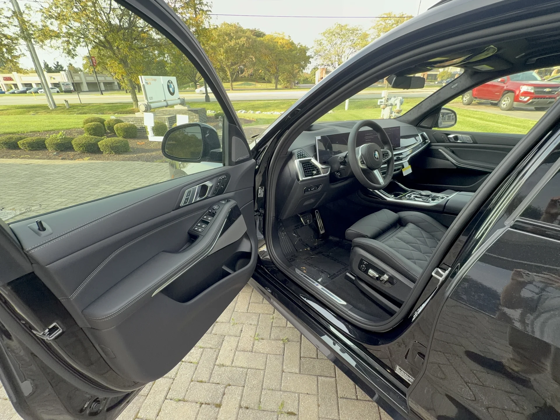 New 2027 Black Sapphire Metallic BMW xDrive40i image 9