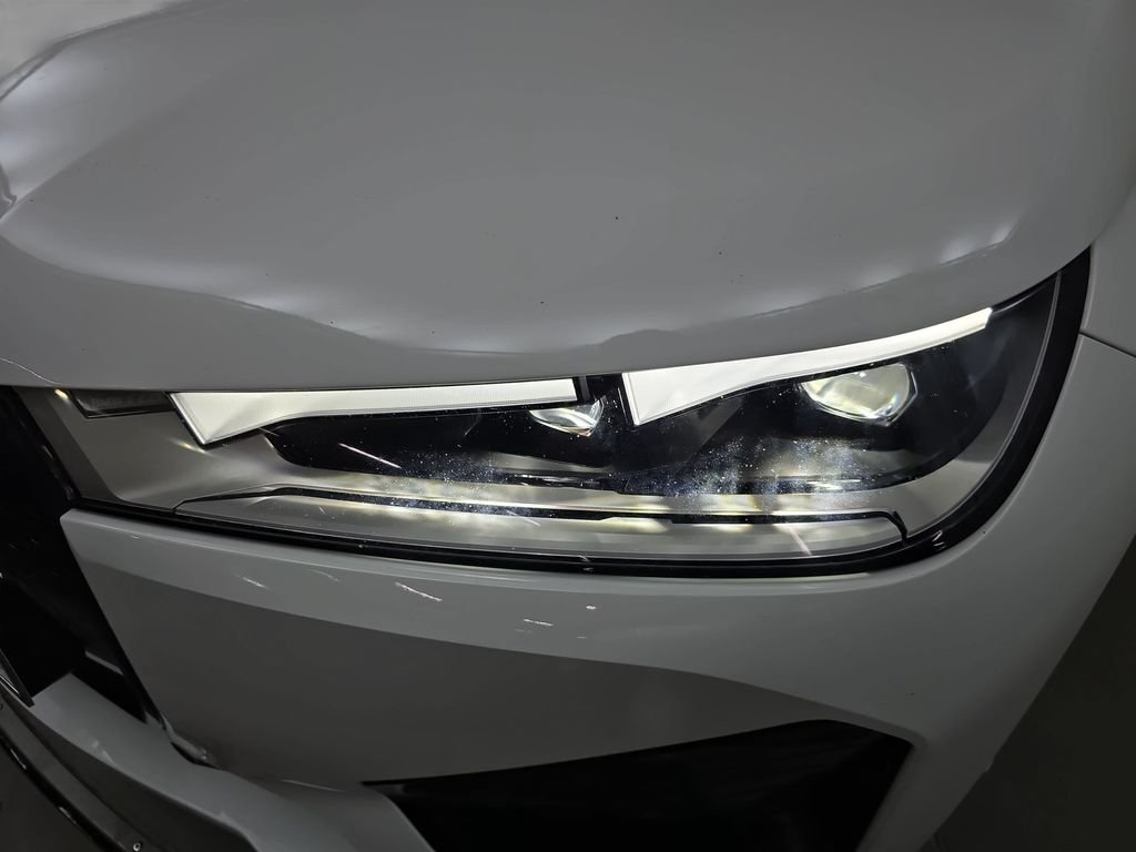 Certified Used 2024 White BMW xDrive50 image 29